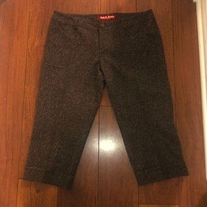 👇🏻$Reduced to lowest price. Vintage inspired Guess Dark Brown Wool Capri sz30